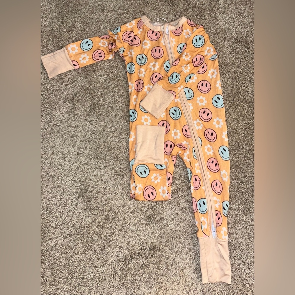 Bamboo pajamas - smiley daisy